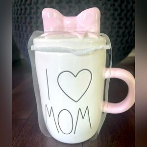 Rae Dunn “I ❤️ Mom” pink and white mug with lid